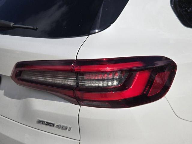 Used 2022 BMW X5 sDrive40i w/ M Sport Package RWD image 9