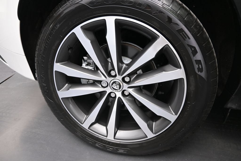 Certified 2024 Jaguar F-PACE R-Dynamic S AWD/4WD image 14