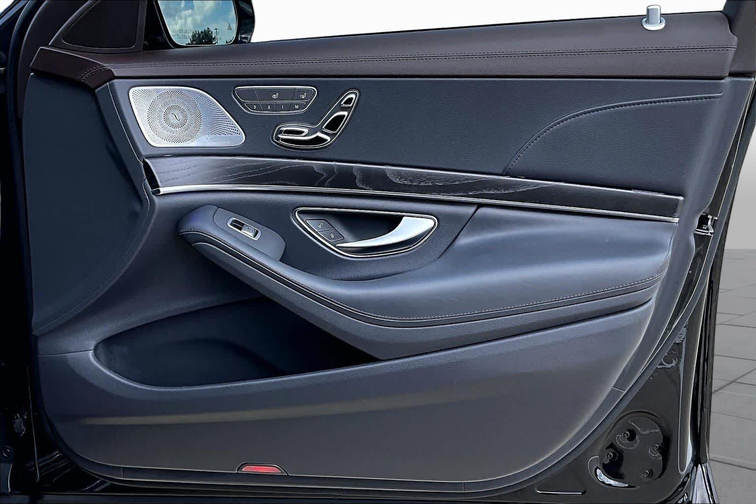 Used 2018 Mercedes-Benz S 560 Sedan image 22