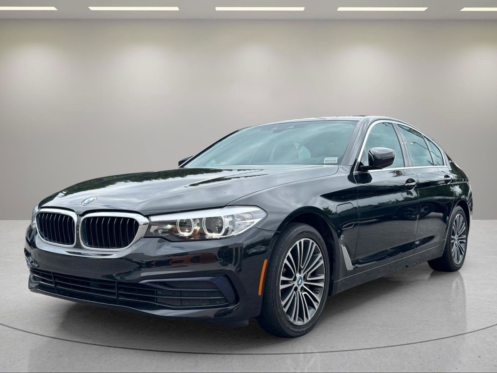 Used 2019 BMW 530e w/ Premium Package RWD video 1