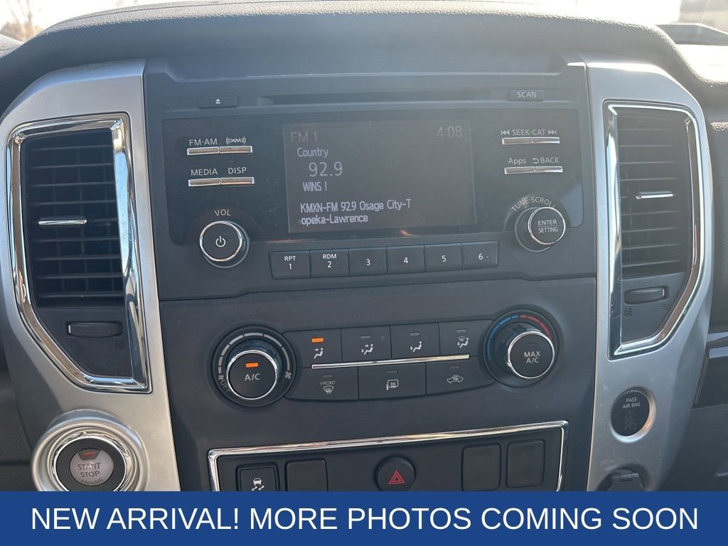 Used 2017 Nissan Titan SV image 10