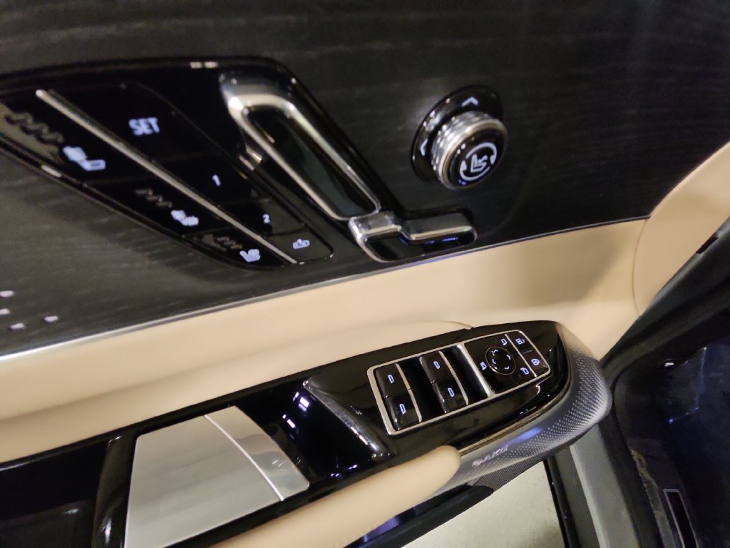 Certified 2026 Cadillac Lyriq Signature Luxury w/ Nappa Leather Package AWD/4WD image 38