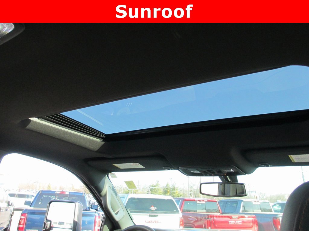 Used 2022 GMC Sierra 2500 AT4 w/ AT4 Preferred Package image 16