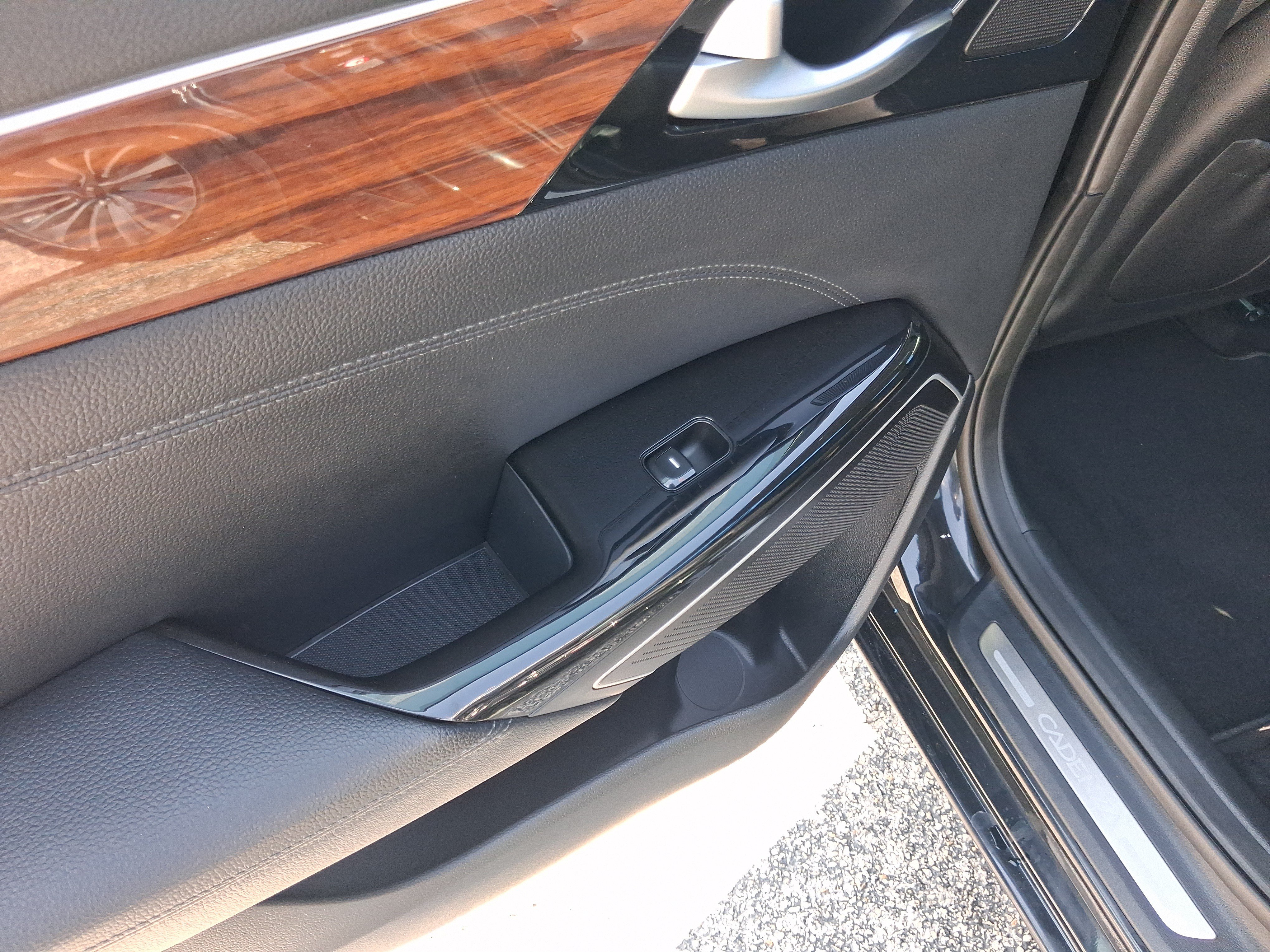 Used 2017 Kia Cadenza Technology FWD image 26