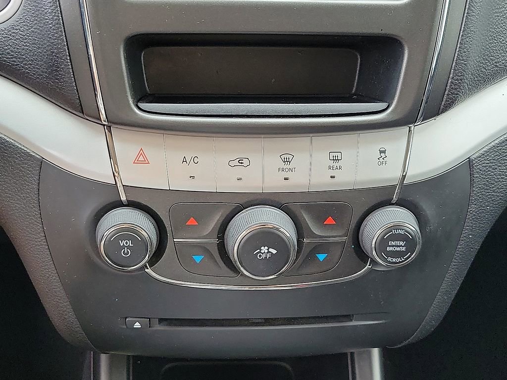 Used 2017 Dodge Journey SE w/ Flexible Seating Group image 16