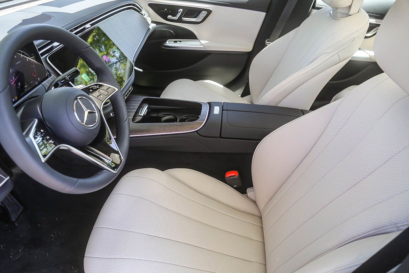 New 2026 Mercedes-Benz E 350 4MATIC Sedan image 18