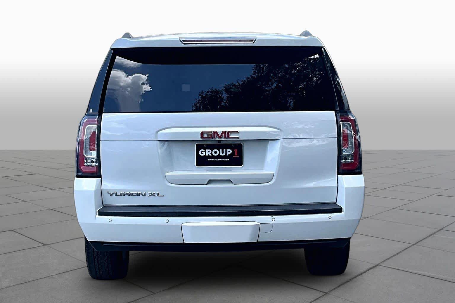 Used 2017 GMC Yukon XL SLT w/ Open Road Package RWD image 5