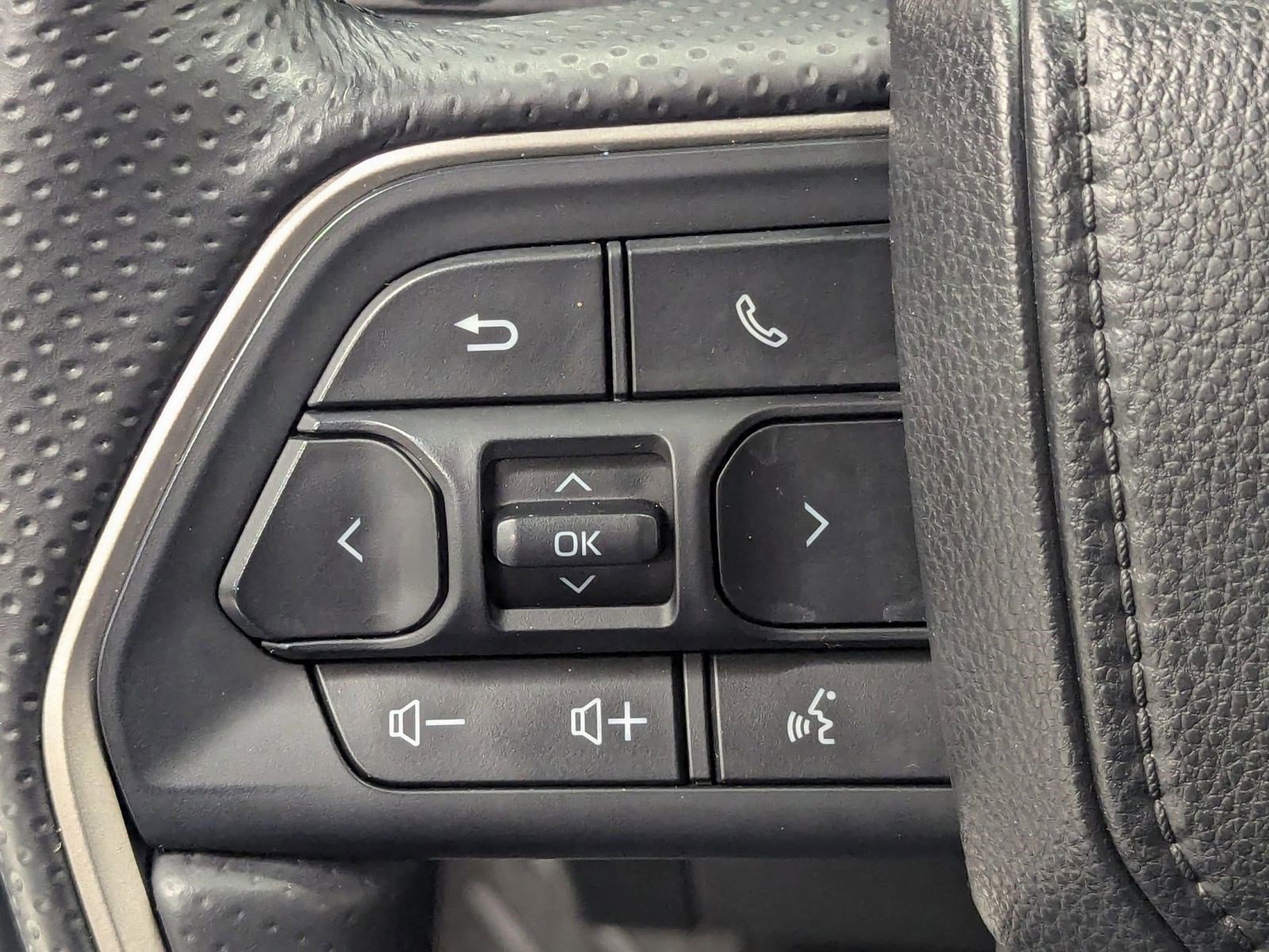 Used 2025 Toyota 4Runner SR5 image 12