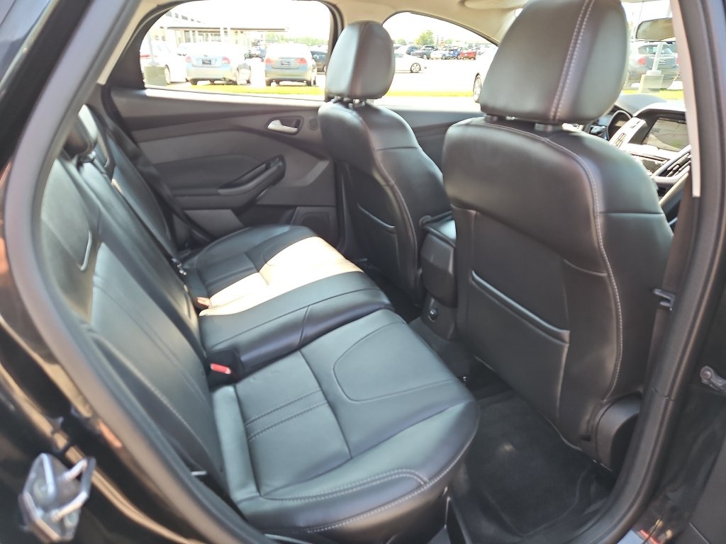 Used 2014 Ford Focus Titanium FWD image 20