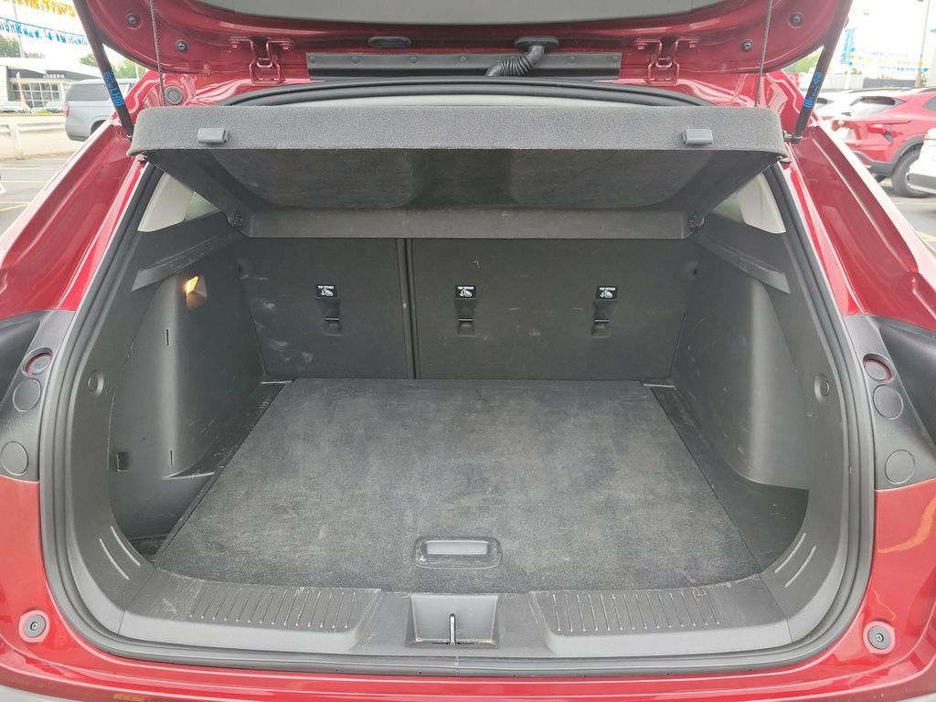 Used 2025 Chevrolet Trax LT FWD image 12