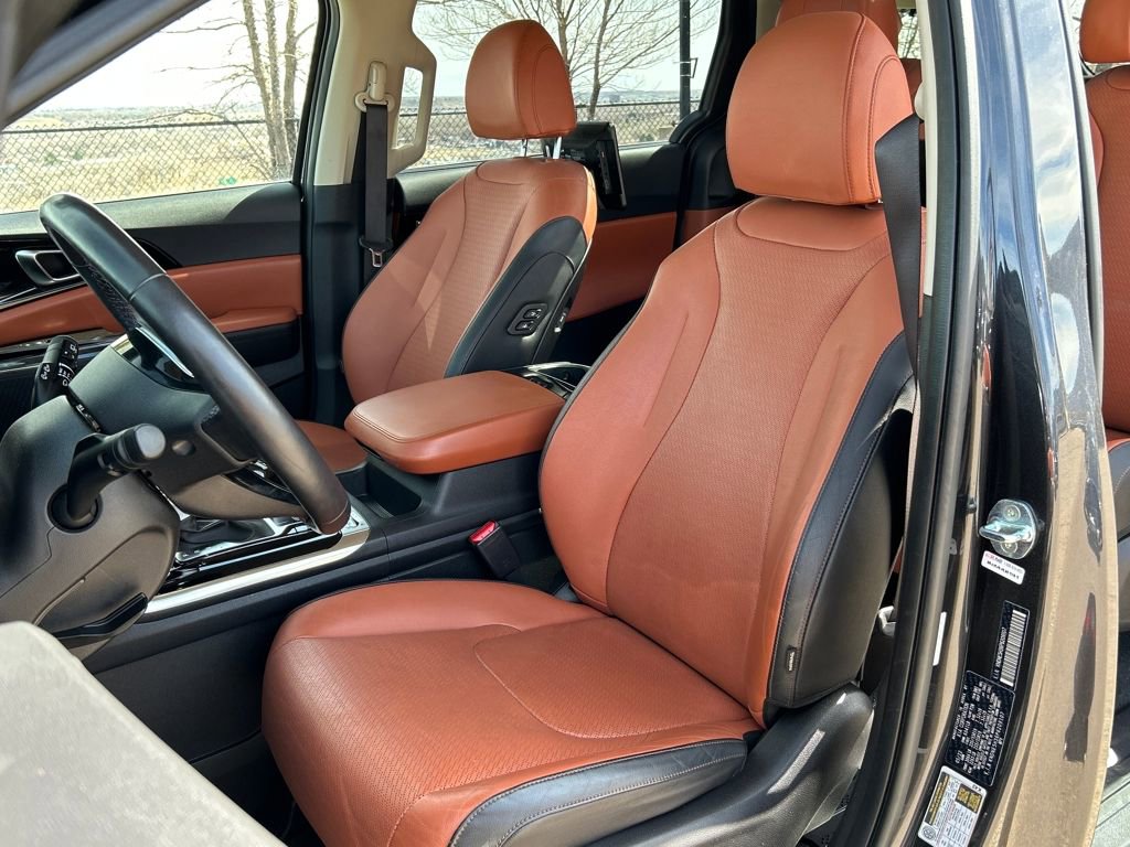 Used 2023 Kia Carnival SX Prestige image 17
