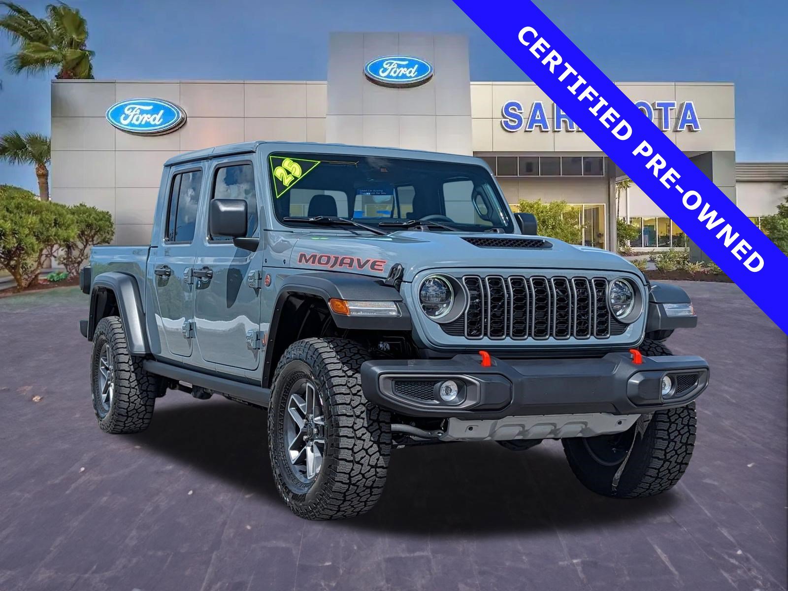 Used 2025 Jeep Gladiator Mojave w/ Safety Group AWD/4WD video 1