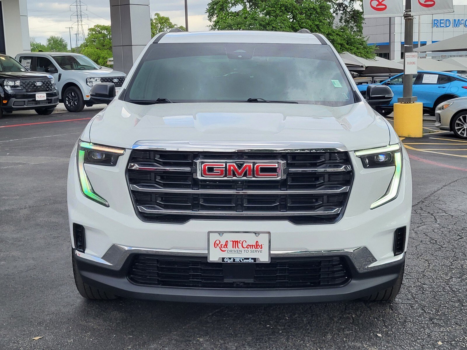 Used 2025 GMC Acadia Elevation FWD image 9