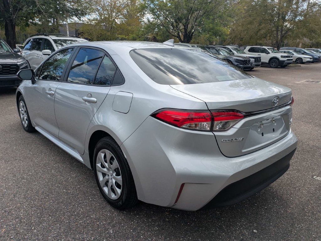 Used 2026 Toyota Corolla LE FWD image 3