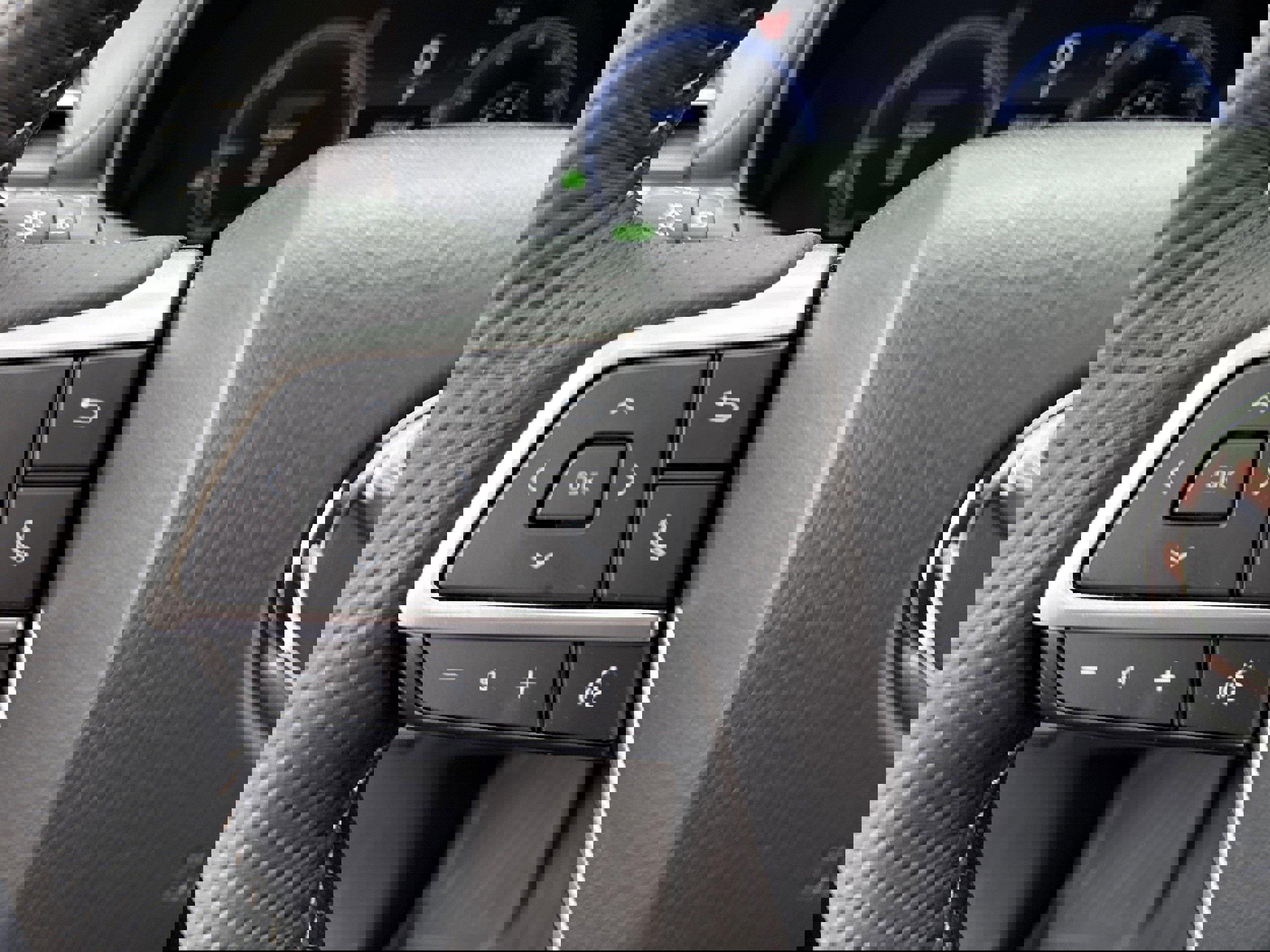 Used 2025 Toyota Sienna Platinum image 42