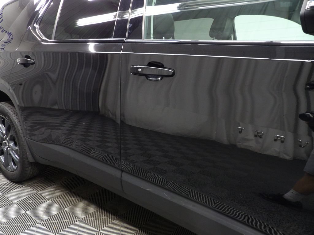 Used 2021 Chevrolet Traverse RS w/ LPO, Floor Liner Package AWD/4WD image 40
