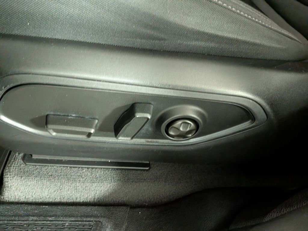 Used 2021 Jeep Grand Cherokee L Laredo w/ Luxury Tech Group I image 19