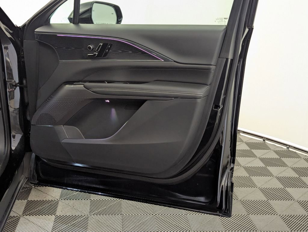 Used 2024 Cadillac Lyriq Sport image 92