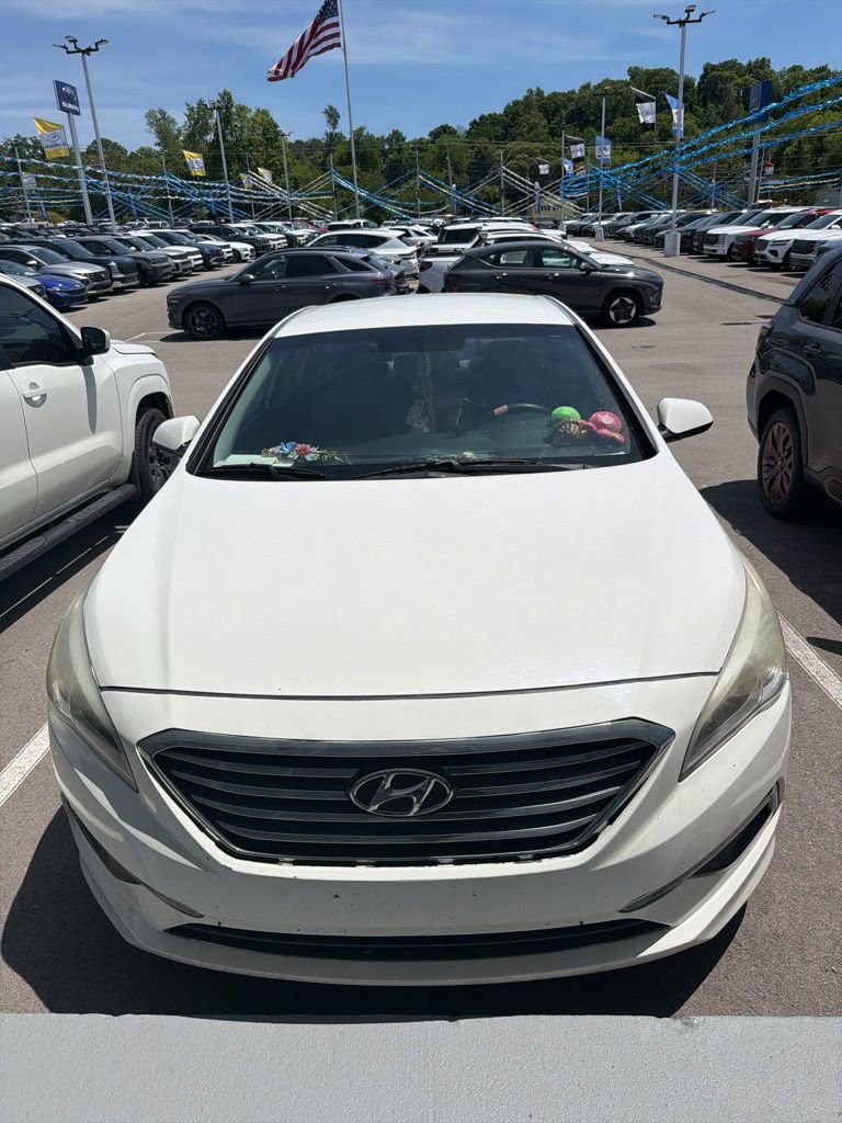 Used 2015 Hyundai Sonata SE FWD image 1
