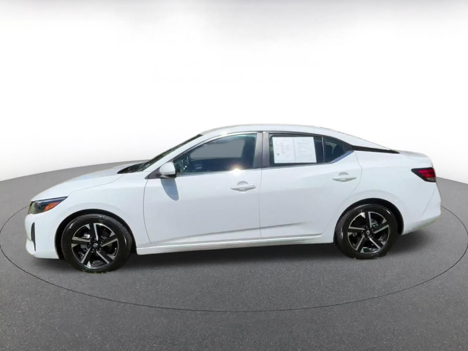 Used 2025 Nissan Sentra SV FWD image 7