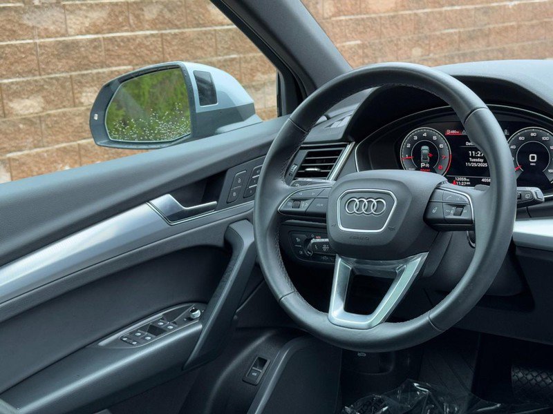 Used 2025 Audi Q5 2.0T Premium w/ Convenience Plus Package image 13