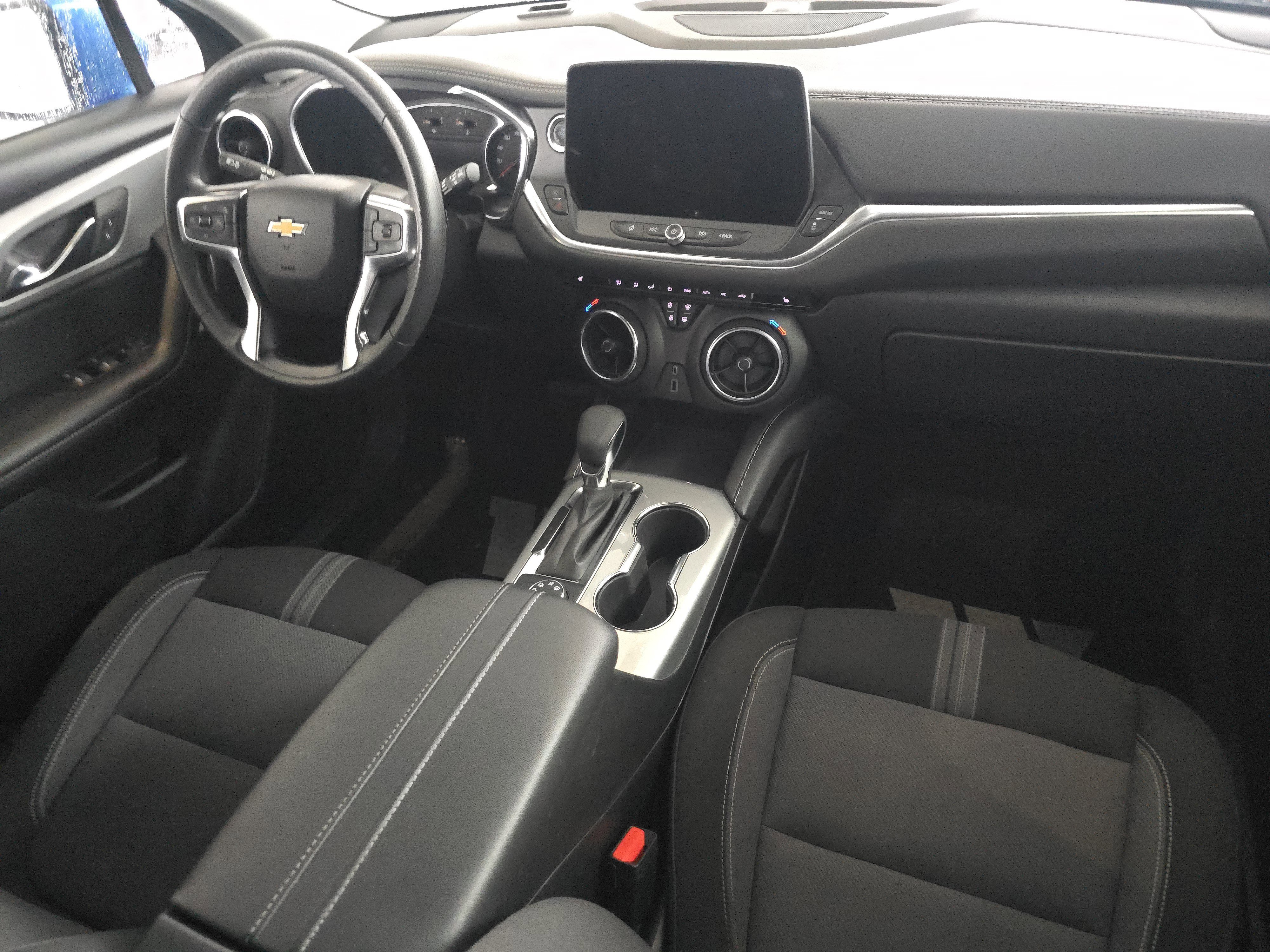 Used 2025 Chevrolet Blazer LT image 21