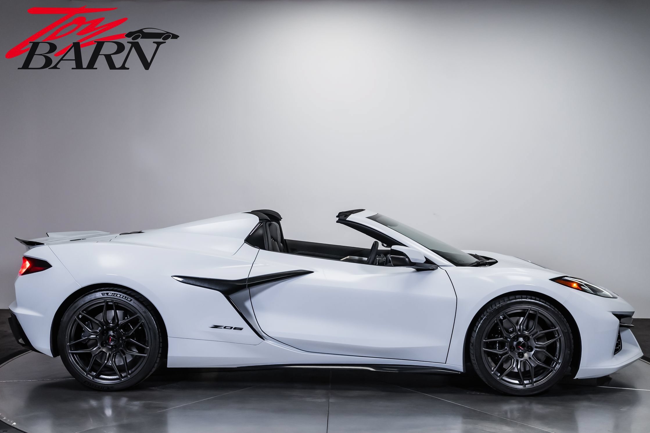 Used 2024 Chevrolet Corvette Z06 RWD image 6