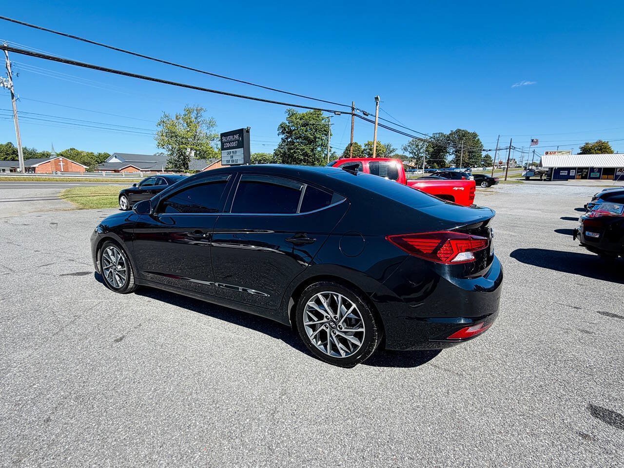 Used 2019 Hyundai Elantra Limited w/ Cargo Package FWD image 4