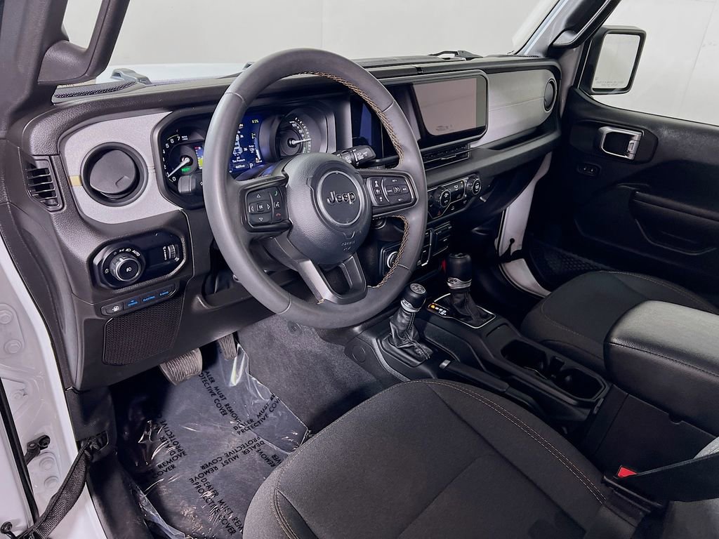 Used 2024 Jeep Wrangler Unlimited image 9