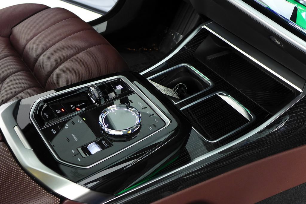 Used 2025 BMW 740i RWD image 15