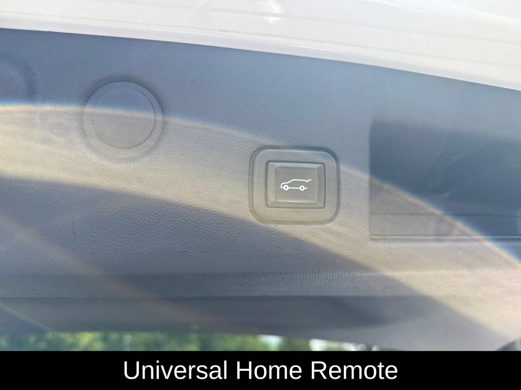 Used 2020 Chevrolet Equinox LT AWD/4WD image 17