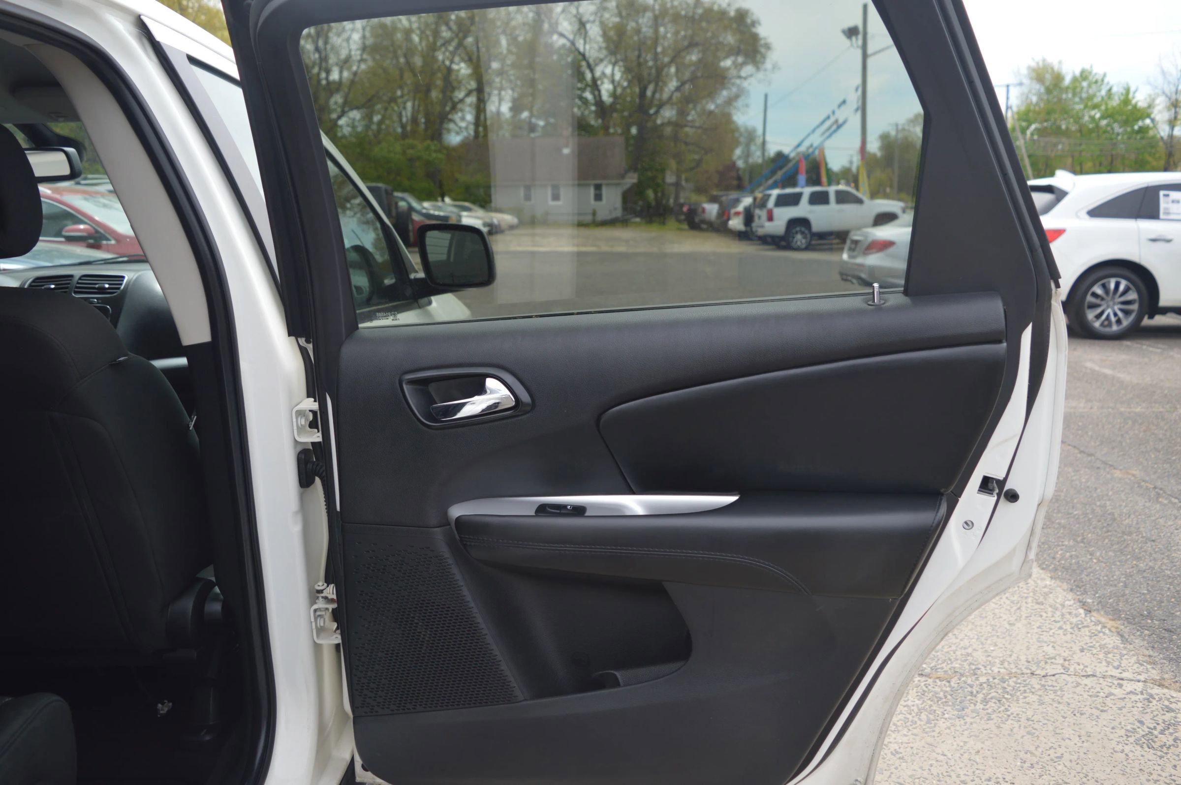 Used 2019 Dodge Journey SE w/ Connectivity Group FWD image 26