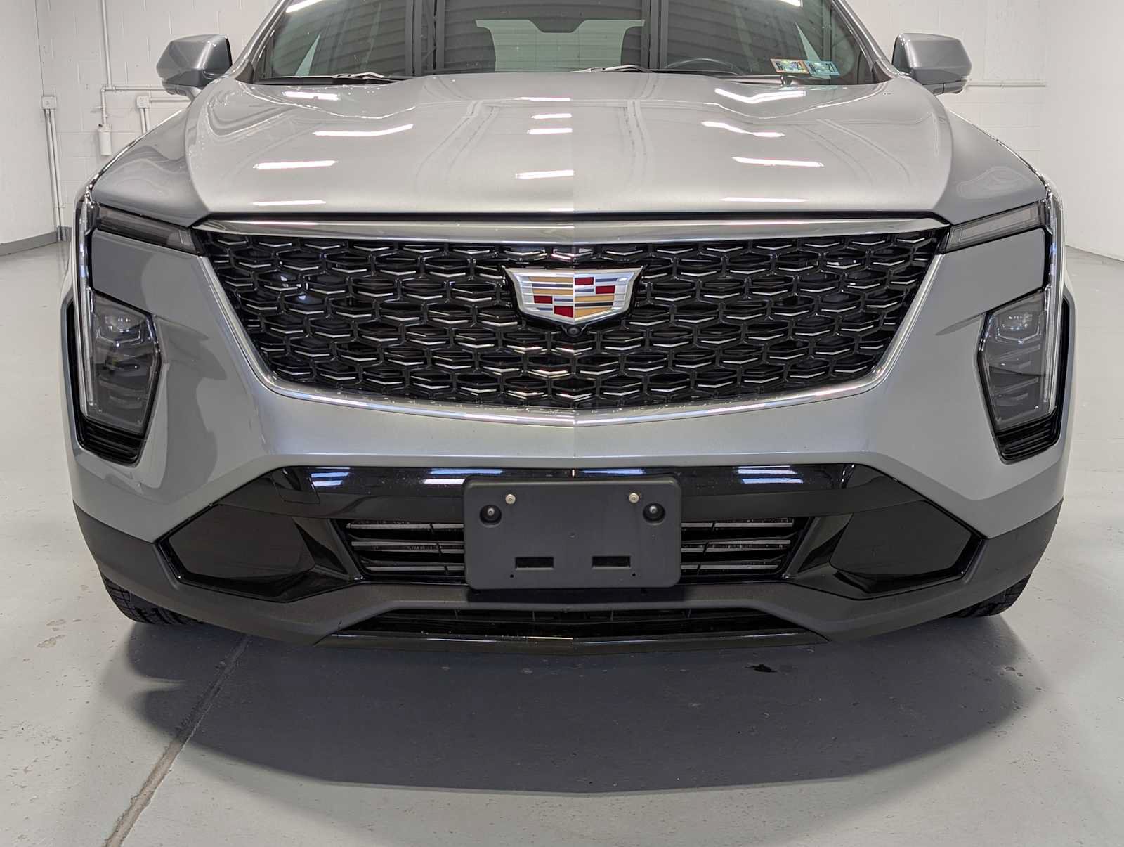 Certified 2025 Cadillac XT4 Premium Luxury AWD/4WD image 2