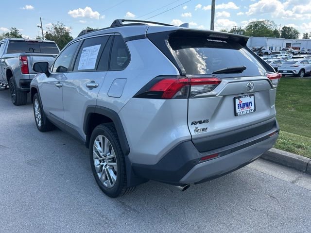 Used 2020 Toyota RAV4 Limited FWD image 4