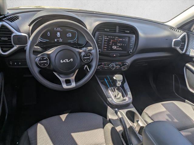 Used 2025 Kia Soul LX w/ LX Technology Package image 15