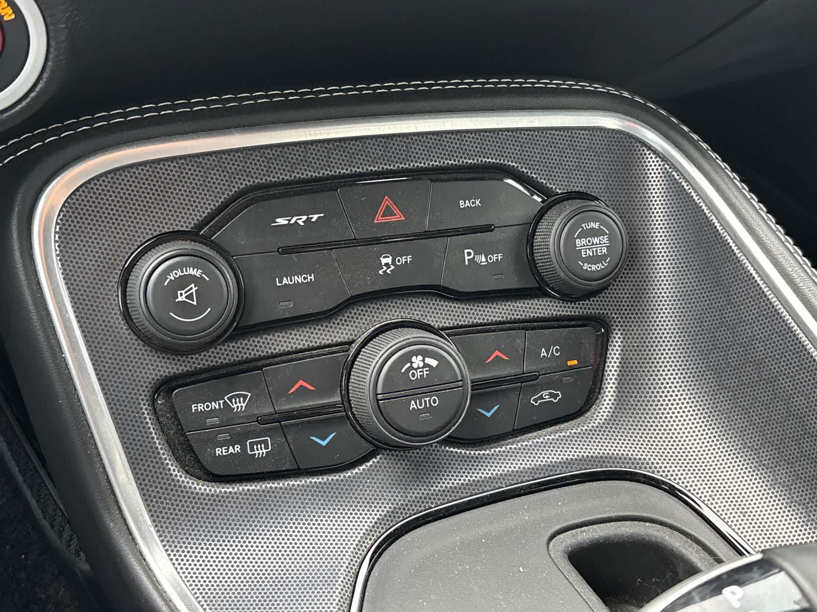 Used 2015 Dodge Challenger SRT RWD image 21
