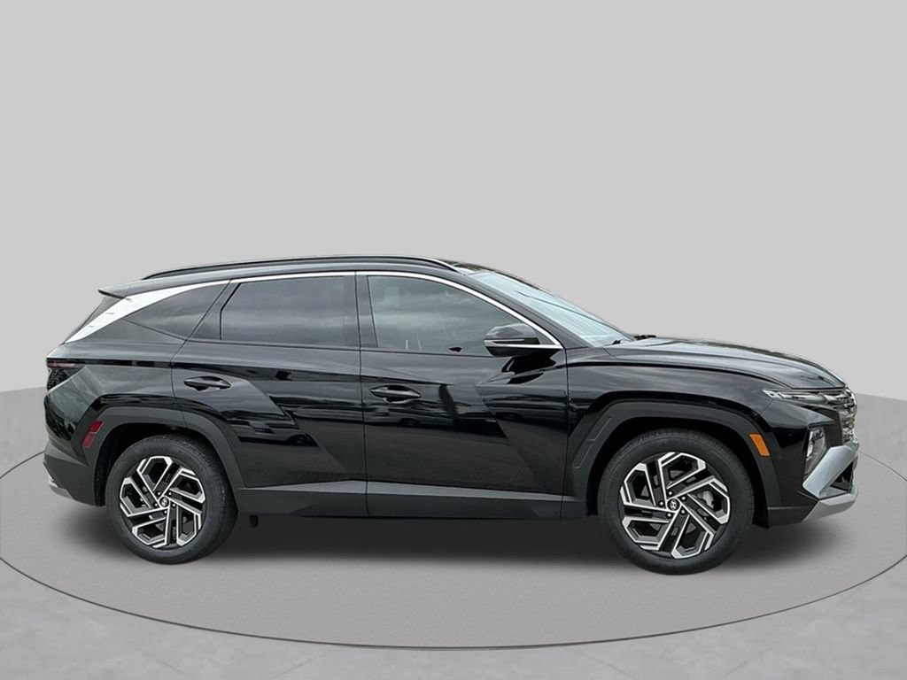 Used 2025 Hyundai Tucson Limited FWD image 22