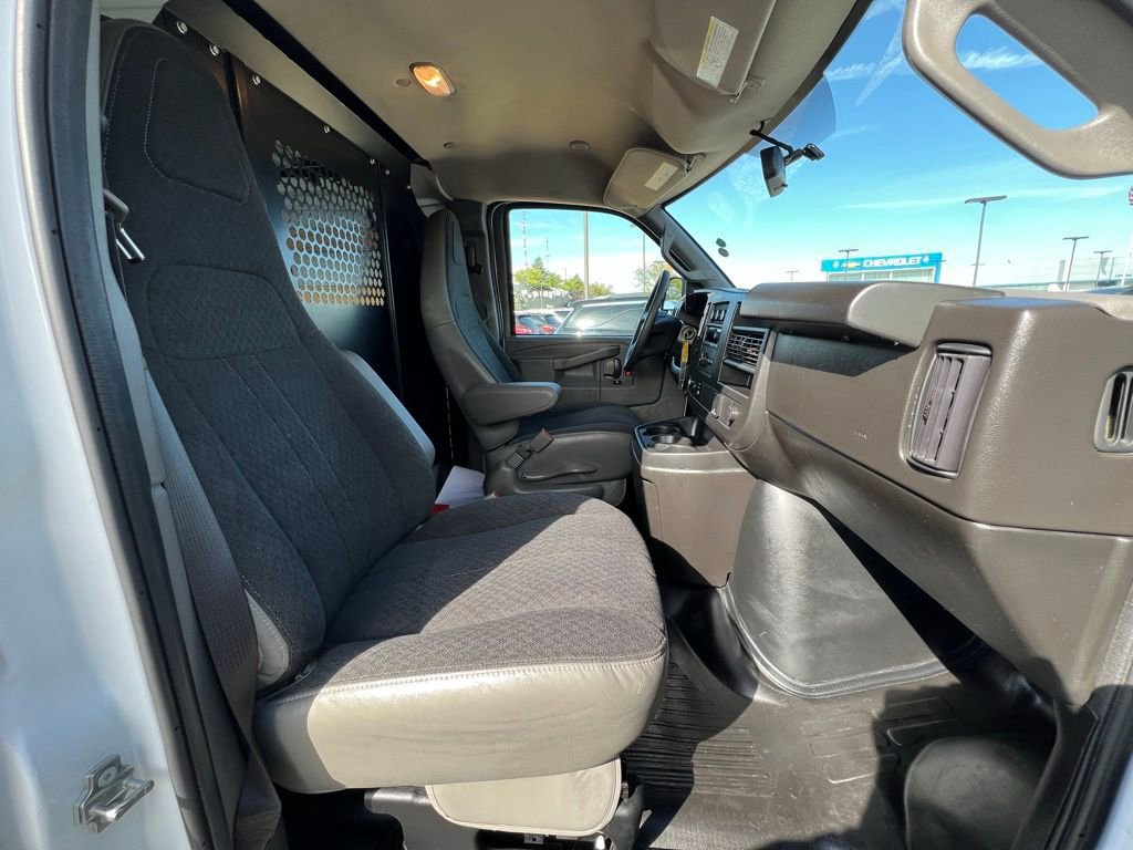 Used 2024 Chevrolet Express 2500 w/ Driver Convenience Package image 29
