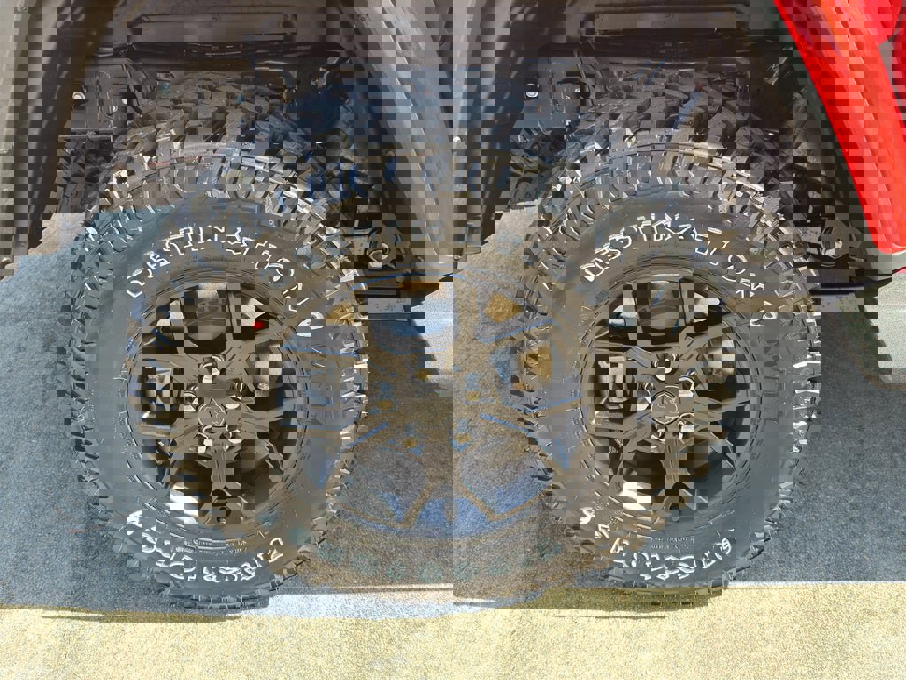 New 2025 Jeep Gladiator Sport image 9