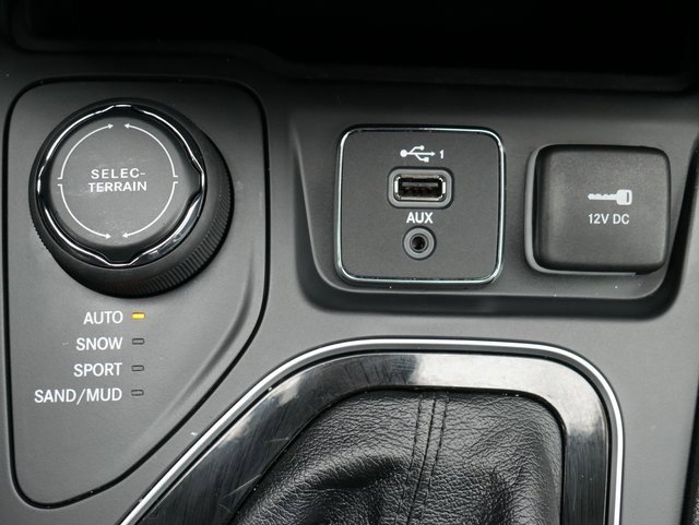 Used 2022 Jeep Cherokee Limited image 21