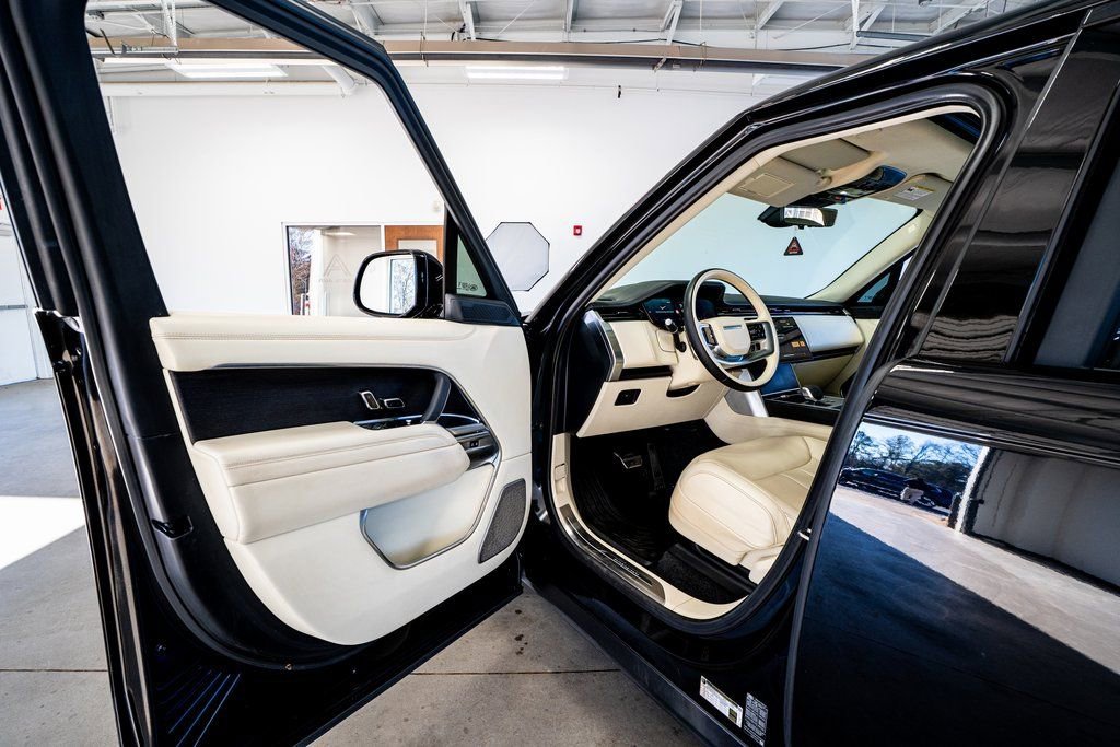 Used 2024 Land Rover Range Rover Autobiography image 35