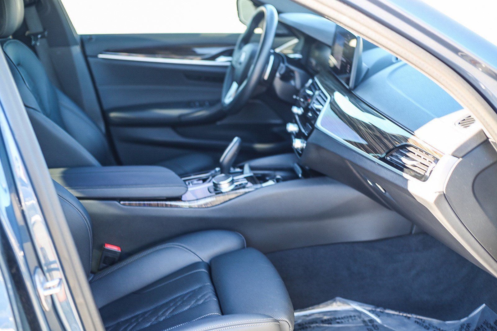 Used 2023 BMW 540i w/ Premium Package RWD image 18