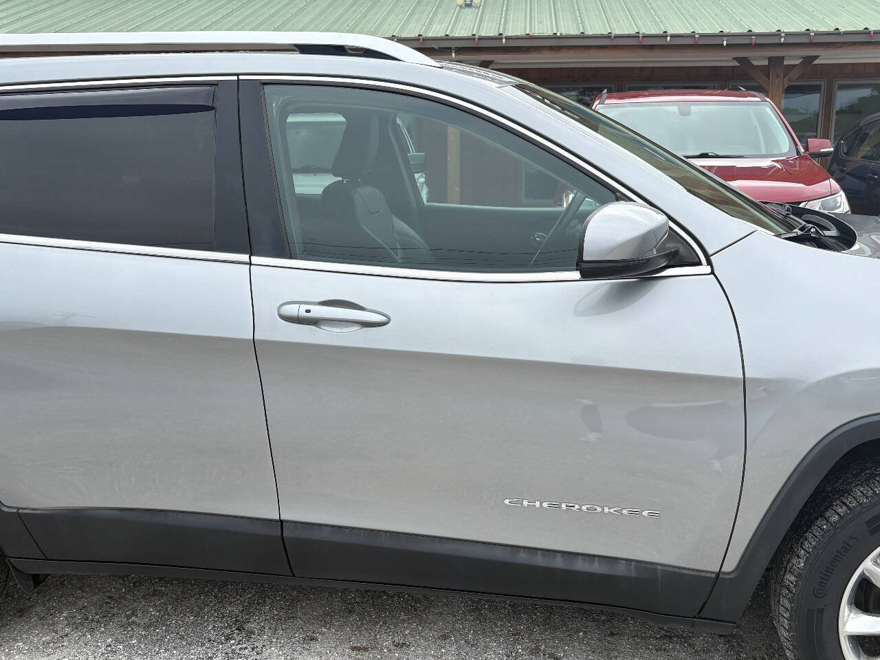 Used 2015 Jeep Cherokee Limited AWD/4WD image 12