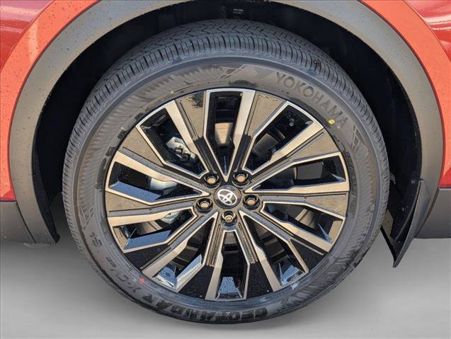 New 2026 Toyota C-HR AWD/4WD image 10