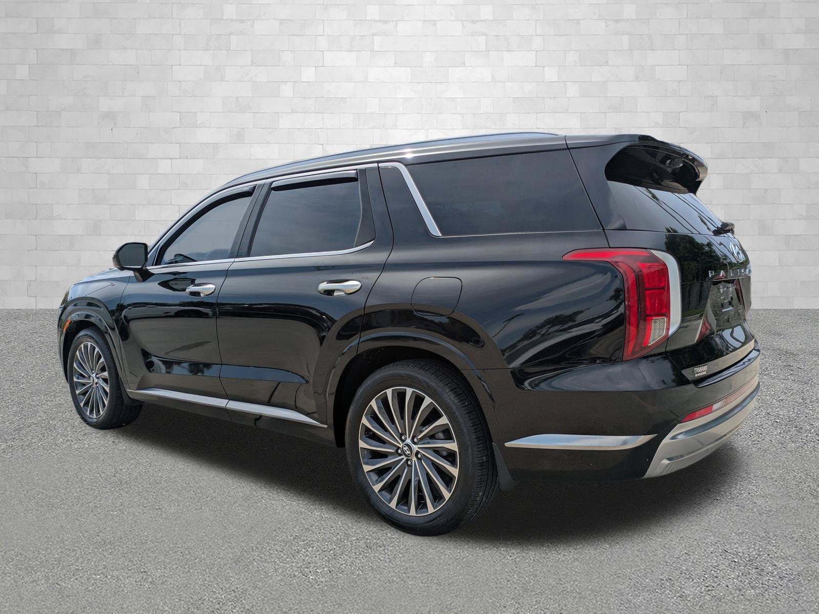 Used 2023 Hyundai Palisade Calligraphy FWD image 4