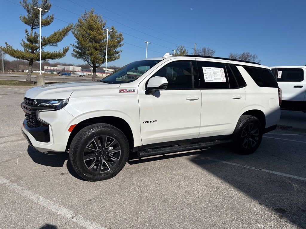 Used 2022 Chevrolet Tahoe Z71 w/ Luxury Package AWD/4WD image 16