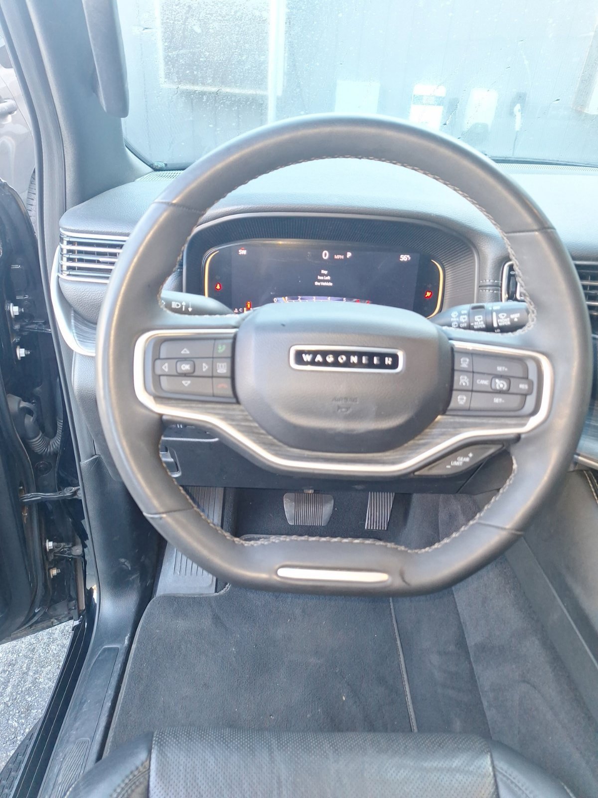 Used 2024 Jeep Wagoneer L Series II w/ Flexible Seating Group AWD/4WD image 14