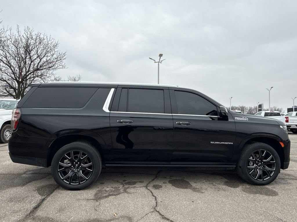 Used 2023 Chevrolet Suburban High Country image 9