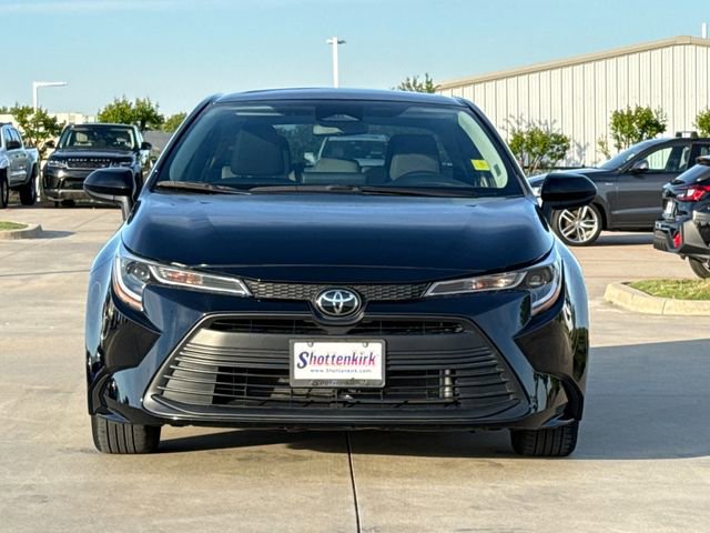 Used 2024 Toyota Corolla LE FWD image 2