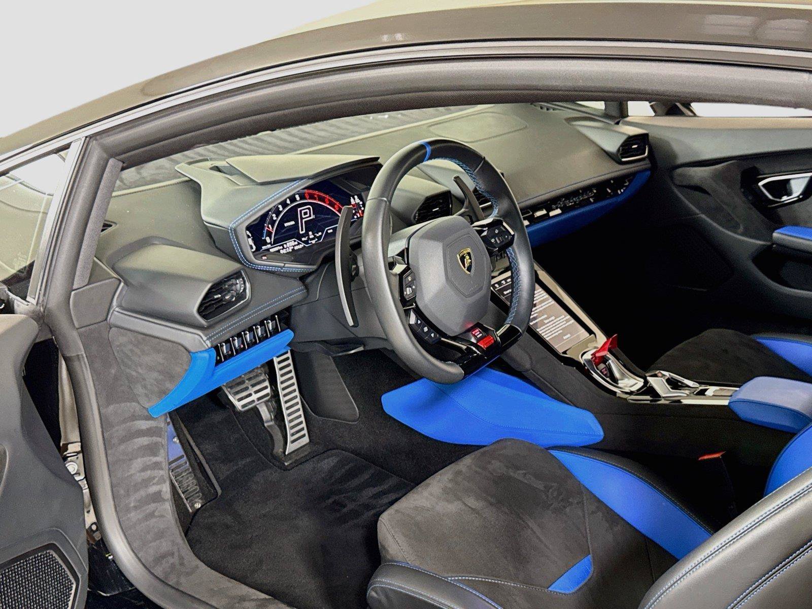 Used 2023 Lamborghini Huracan Tecnica RWD image 15